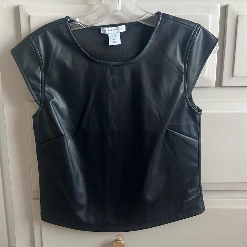 Sincerely Jules women’s faux leather t shirt is perfect to elevate any outfit!